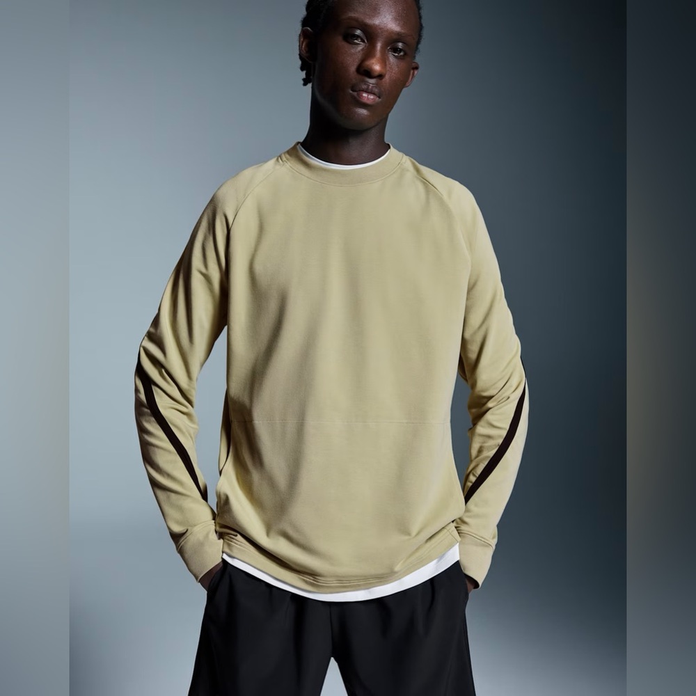 ON Studio Crew in Caper - Size XL